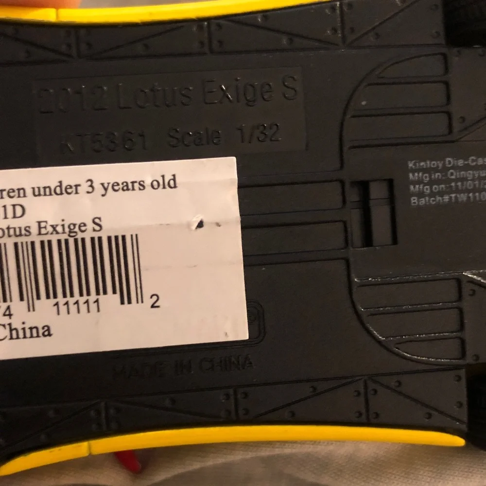 Lotus Exige S 1:32 pull back action